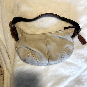 White coach leather shoulder bag